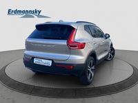Gebraucht Volvo XC40 Plus 197 PS (144 kW) 2024 Bright dusk (gold) SUV