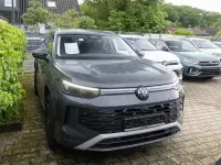 Neu VW Tayron Life 150 PS (110 kW) 2026 Grau SUV