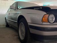 Gebraucht BMW 525 192 PS (141 kW) 1991 Silber Limousine