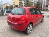 Gebraucht Renault Clio II 86 PS (63 kW) 2006 Rot Kleinwagen
