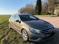 Gebraucht Mercedes A180 122 PS (89 kW) 2012 Braun Limousine