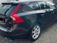 Gebraucht Volvo V60 Kinetic 181 PS (133 kW) 2014 Schwarz Kombi