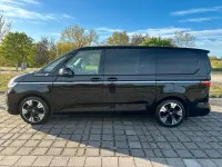 Gebraucht VW Multivan Style 150 PS (110 kW) 2024 Schwarz Van / Kleinbus