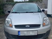 Gebraucht Ford Fiesta Trend 80 PS (58 kW) 2006 Silber Kleinwagen