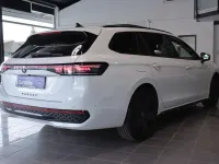 Gebraucht VW Passat R-line 150 PS (110 kW) 2024 Oryxweiß perlmutteffekt Kombi