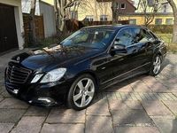 Gebraucht Mercedes E220 Avantgarde 170 PS (125 kW) 2010 Schwarz Limousine