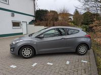Gebraucht Hyundai i30 Classic 99 PS (72 kW) 2013 Grau Limousine