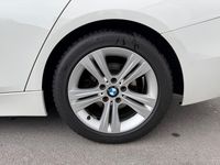 Gebraucht BMW 320 Sport Line 184 PS (135 kW) 2012 Weiß Kombi