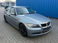 Gebraucht BMW 320 150 PS (110 kW) 2005 Grau Limousine