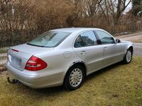 Second-hand Mercedes E240 177 CP (130 kW) 2003 Argintiu Berlinǎ