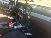 Second-hand Mercedes E250 204 CP (150 kW) 2009 Maro Berlinǎ