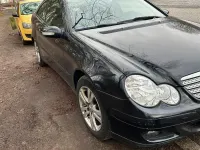 Gebraucht Mercedes C160 122 PS (89 kW) 2006 Schwarz Coupé