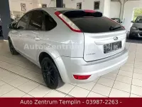 Gebraucht Ford Focus Style 101 PS (74 kW) 2009 Silber Limousine