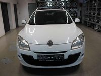 Gebraucht Renault Mégane GrandTour Dynamique 150 PS (110 kW) 2010 Gletscherweiss Kombi