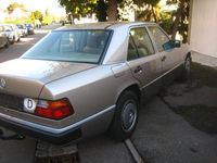 Gebraucht Mercedes E260 160 PS (117 kW) 1990 Silber Limousine