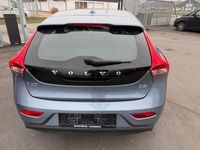 Gebraucht Volvo V40 Kinetic 120 PS (88 kW) 2016 Blau Limousine