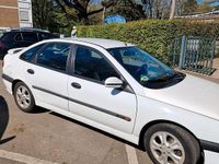 Używany Renault Laguna 84 KM (61 kW) 1997 Biały Sedan/Limuzyna