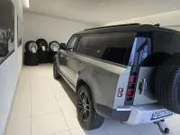 Gebraucht Land Rover Defender SE 249 PS (183 kW) 2021 Grün SUV