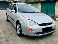 Gebraucht Ford Focus 75 PS (55 kW) 2000 Silber Limousine
