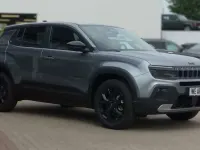Neu Jeep Avenger EV 114 kW (156 PS) 2026 Grau SUV