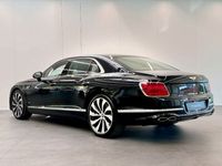 Gebraucht Bentley Flying Spur 551 PS (405 kW) 2024 Schwarz Limousine