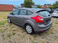 Gebraucht Ford Focus Champions Edition 101 PS (74 kW) 2013 Braun Limousine