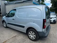 Gebraucht Peugeot Partner 90 PS (66 kW) 2015 Silber Van / Kleinbus