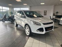 Gebraucht Ford Kuga Trend 120 PS (88 kW) 2016 Weiß SUV