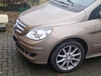 Gebraucht Mercedes B200 136 PS (100 kW) 2007 Gold Van / Kleinbus