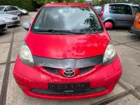 Gebraucht Toyota Aygo 68 PS (50 kW) 2007 Rot Kleinwagen
