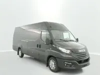 Second-hand Iveco Daily 156 CP (114 kW) 2022 Negru Van