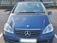 Gebraucht Mercedes A180 116 PS (85 kW) 2011 Blau Limousine