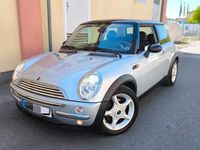 Usado Mini Cooper 116 HP (85 kW) 2003 Prateado Citadino