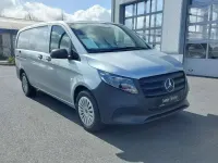 Gebraucht Mercedes Vito 163 PS (119 kW) 2024 Hightechsilber metallic Van