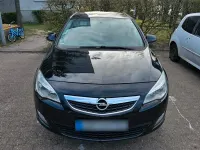 Usata Opel Astra 110 CV (80 kW) 2010 Nero Utilitaria