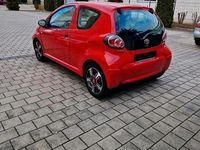 Gebraucht Toyota Aygo 68 PS (50 kW) 2010 Rot Kleinwagen