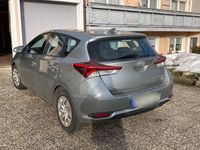 Gebraucht Toyota Auris Comfort 99 PS (72 kW) 2017 Grau Limousine