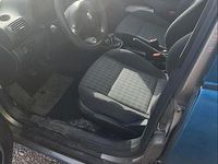 Usata Seat Leon 105 CV (77 kW) 2004 Andere farben Utilitaria