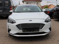 Gebraucht Ford Focus Cool & Connect 125 PS (91 kW) 2019 Weiß Kombi