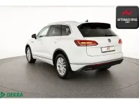 Gebraucht VW Touareg Elegance 231 PS (169 kW) 2022 Pure white SUV