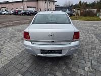 Gebraucht Opel Astra Edition 116 PS (85 kW) 2010 Argon silber/ice silver (m2) Kleinwagen