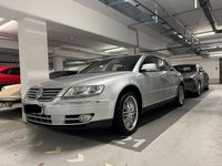 Second-hand VW Phaeton 334 CP (245 kW) 2005 Argintiu Berlinǎ