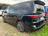Second-hand VW Multivan Life 150 CP (110 kW) 2024 Negru Monovolum