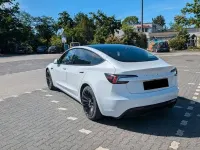 Gebraucht Tesla Model 3 RWD 208 kW (283 PS) 2024 Weiß Limousine