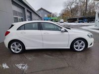 Gebraucht Mercedes A180 109 PS (80 kW) 2014 Weiß Limousine