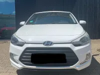 Gebraucht Hyundai i20 Trend 101 PS (74 kW) 2015 Weiß Coupé