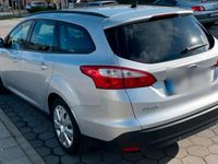 Gebraucht Ford Focus 100 PS (73 kW) 2013 Grau Kombi