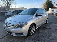 Gebraucht Mercedes B200 156 PS (114 kW) 2012 Silber Van / Kleinbus
