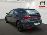 Gebraucht Hyundai i20 Trend 101 PS (74 kW) 2022 Grau Kleinwagen