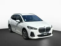Gebraucht BMW 223 Active Tourer M Sport 197 PS (144 kW) 2023 Alpinweiss iii (weiß) Van / Kleinbus